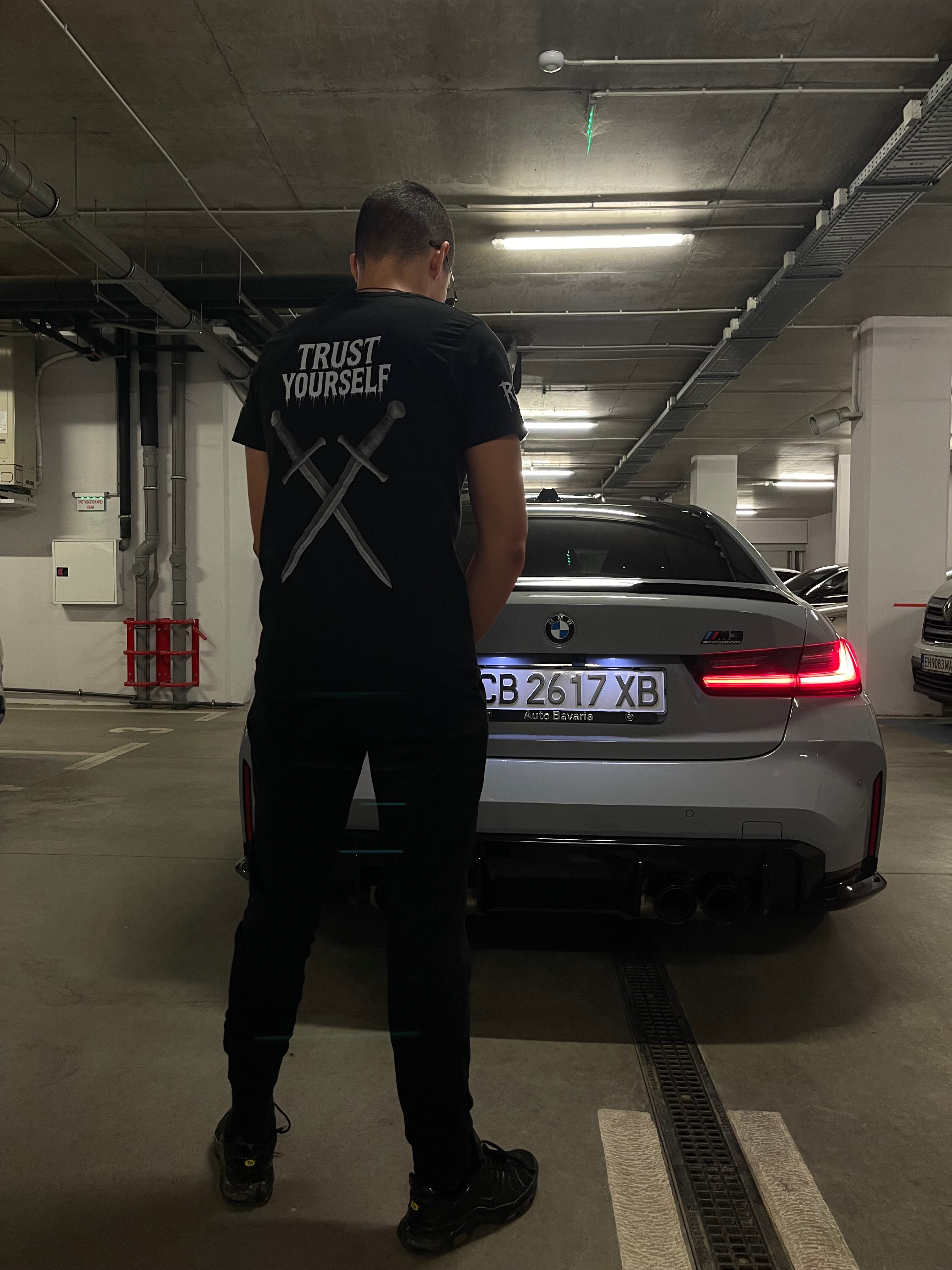 T-SHIRT ,,TRUST YOURSELF”